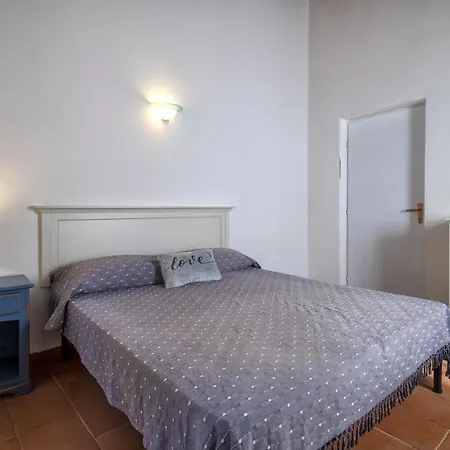 Giusy Villa *